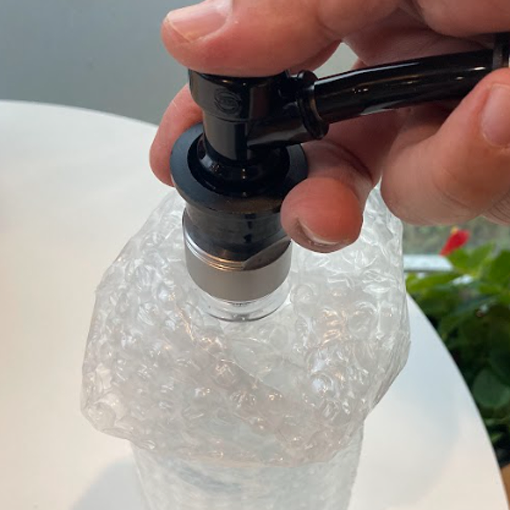 �ڑ��R�l�N�^�̎��O��